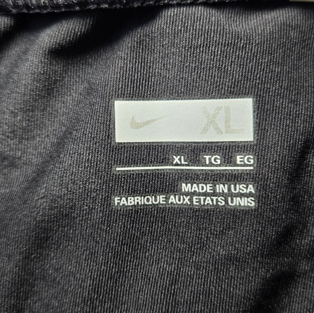 Nike Men's Tight with Zipper Ankles - Picture 5 of 5